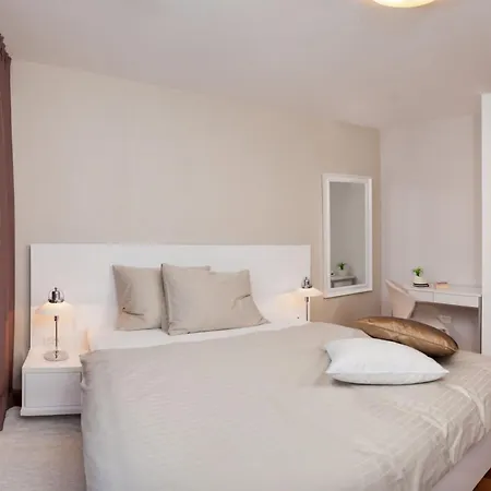 Seaside Luxury With A Swimming Pool Cove Duga, Ciovo - 24268 *
