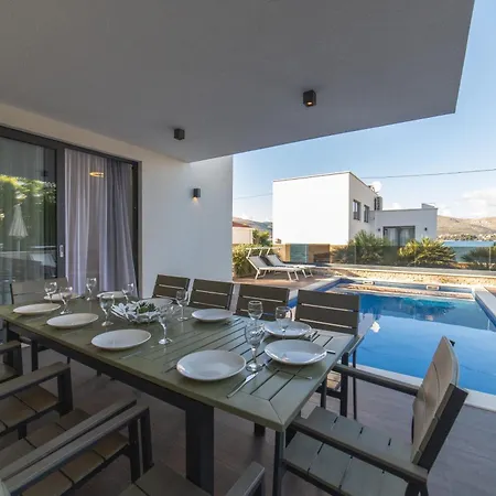 Seaside Luxury With A Swimming Pool Cove Duga, Ciovo - 24268