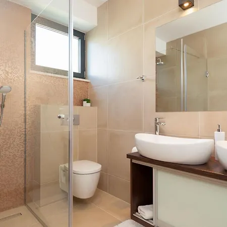 Seaside Luxury With A Swimming Pool Cove Duga, Ciovo - 24268