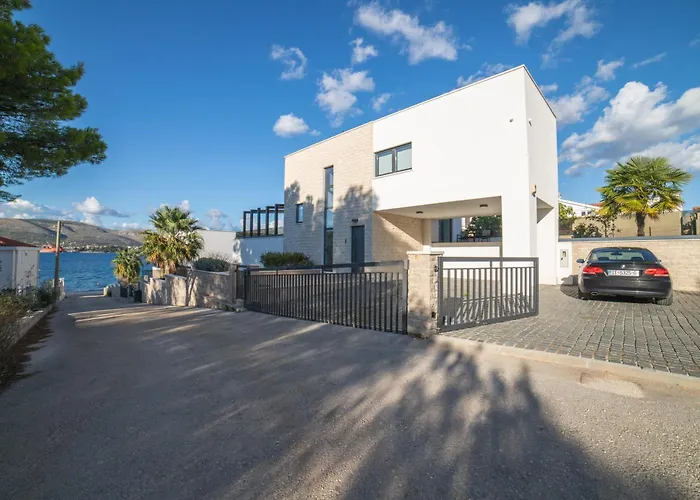 Seaside Luxury With A Swimming Pool Cove Duga, Ciovo - 24268 Villa *
