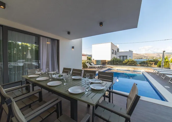 Seaside Luxury With A Swimming Pool Cove Duga, Ciovo - 24268