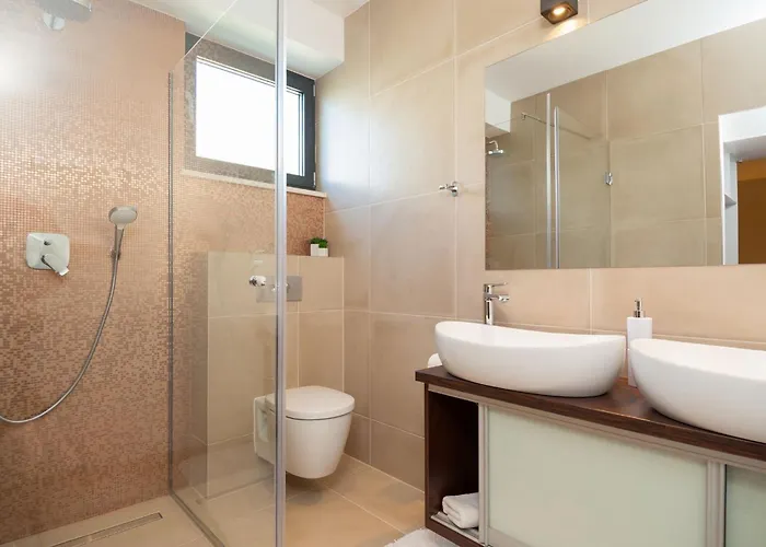 Seaside Luxury With A Swimming Pool Cove Duga, Ciovo - 24268