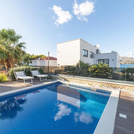 فيلة Seaside Luxury With A Swimming Pool Cove Duga, Ciovo - 24268