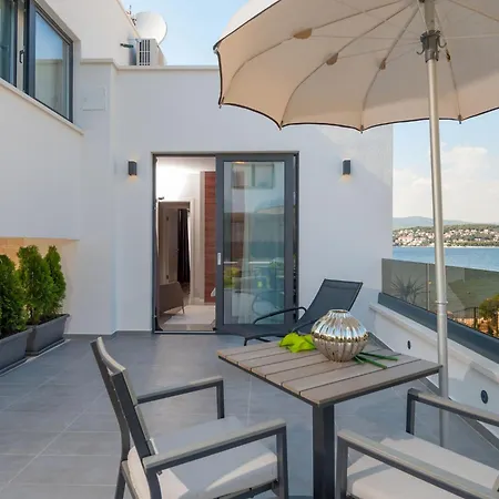 Seaside Luxury With A Swimming Pool Cove Duga, Ciovo - 24268 * تروغير