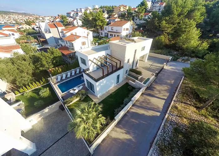 别墅 Seaside Luxury With A Swimming Pool Cove Duga, Ciovo - 24268
