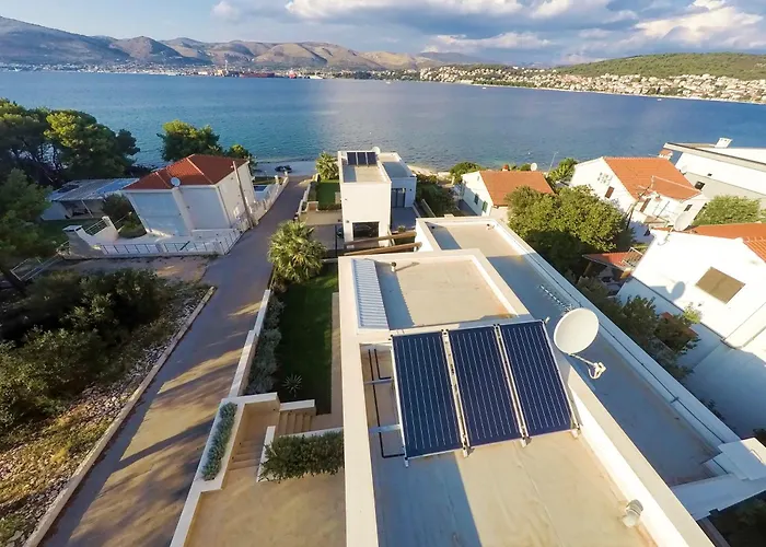 Seaside Luxury With A Swimming Pool Cove Duga, Ciovo - 24268 别墅