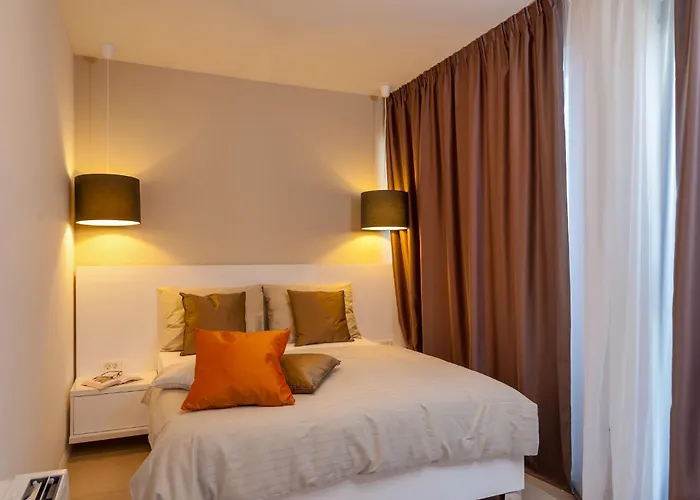 Seaside Luxury With A Swimming Pool Cove Duga, Ciovo - 24268 别墅